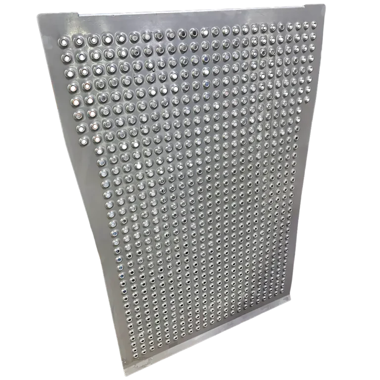 Mercedes Actros Catwalk Extended Version, a metal plate with punched holes to give grip